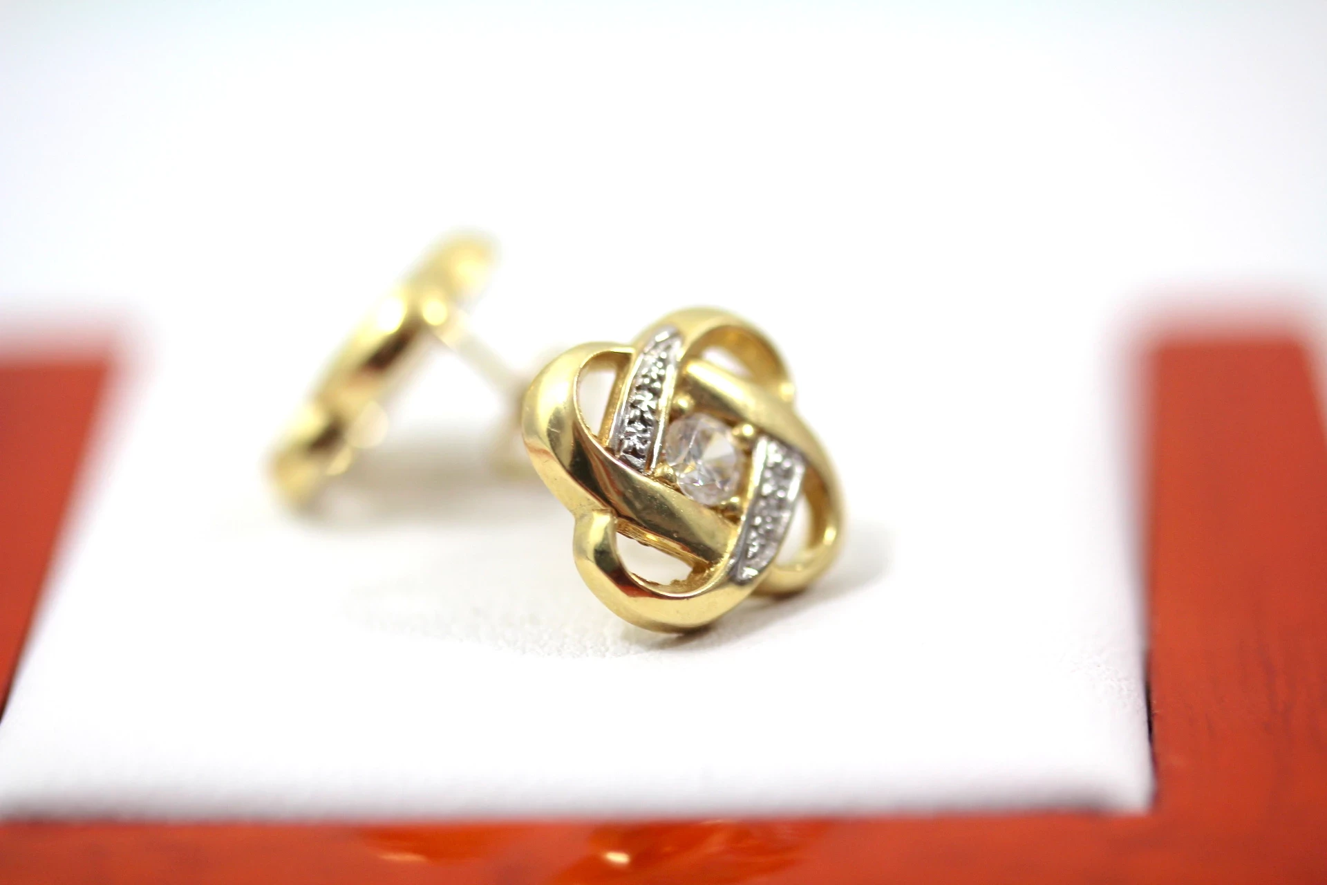 sliczne-nowe-zlote-kolczyki-cyrkonia-p-585-g-370-plec-produkt-damski