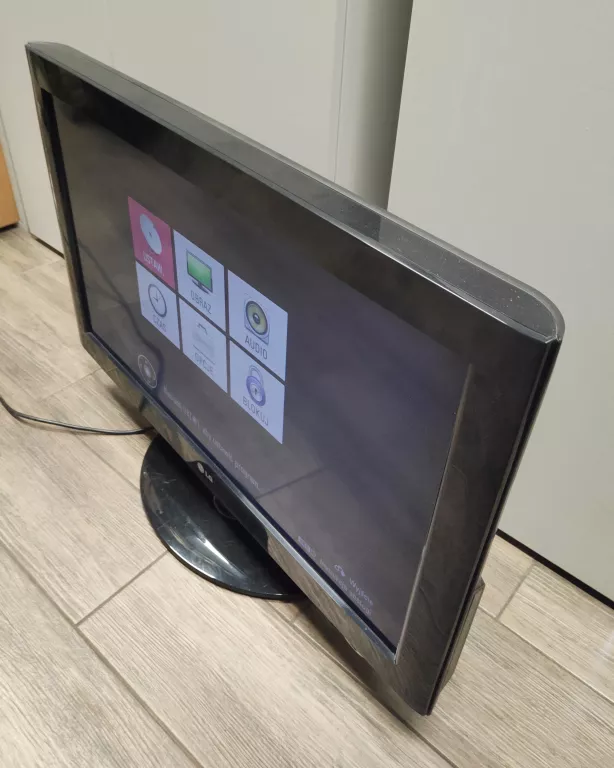 TELEWIZOR LCD LG 32 CALE 32LD320