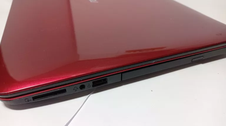 LAPTOP ASUS R556 I3 4GB 1TB CZERWONY