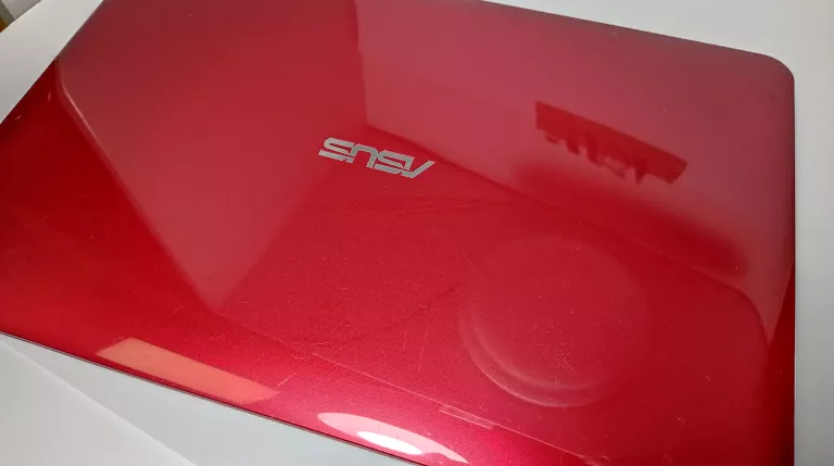 LAPTOP ASUS R556 I3 4GB 1TB CZERWONY