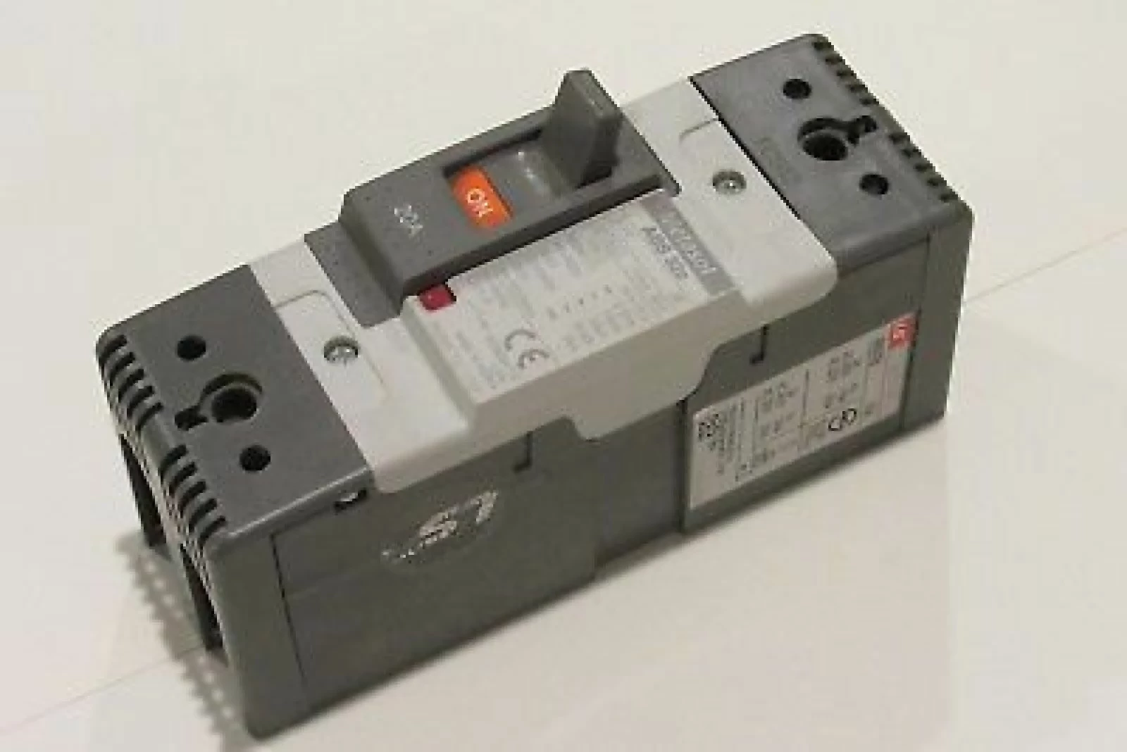 wylacznik-kompaktowy-ls-metasol-abs32c-20a-rynek-16-katy-wroclawskie