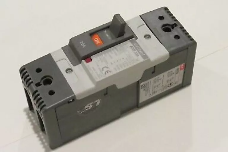 WYŁĄCZNIK KOMPAKTOWY LS METASOL ABS32C 20A