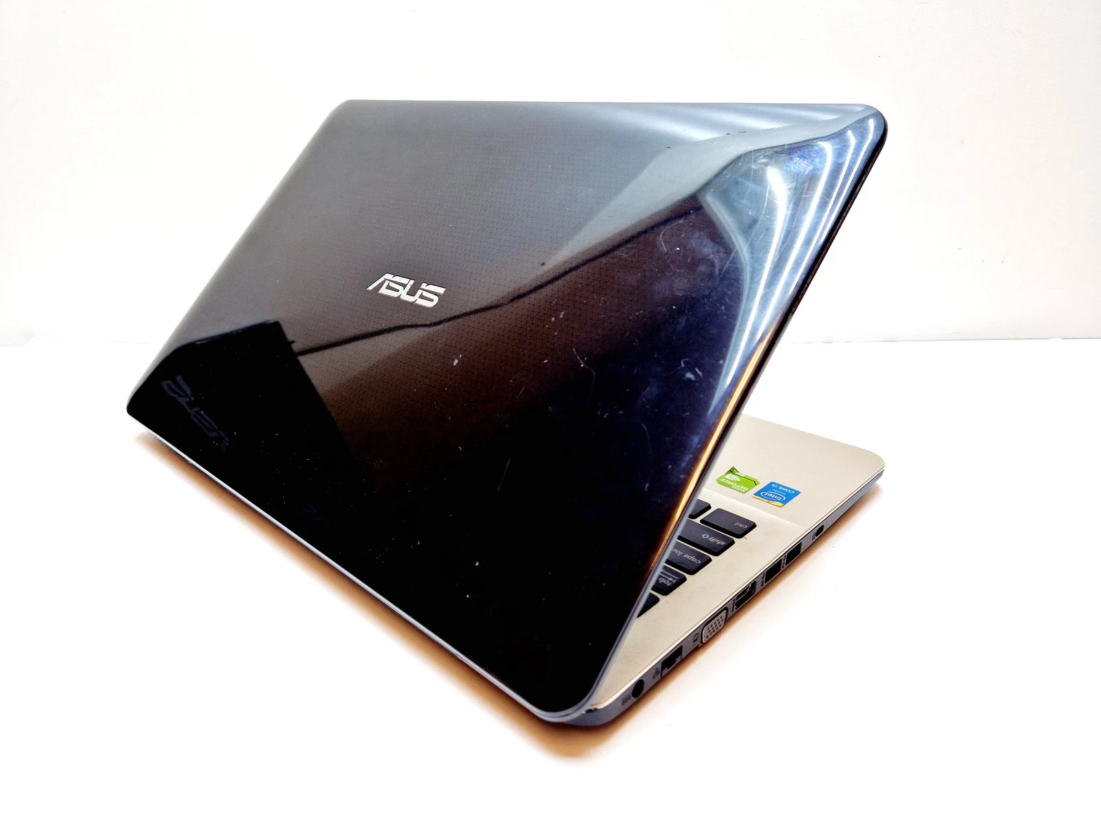 laptop-asus-a555l-i5-4gb1tb-seria-procesora-intel-core-i5