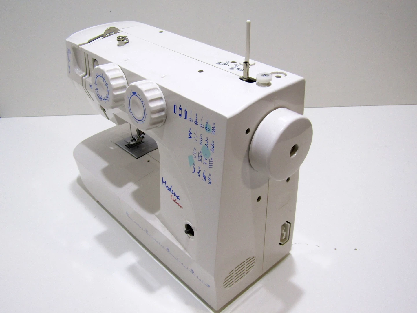 maszyna-do-szycia-modena-kp950-opis-kolor-dominujacy-129357-2