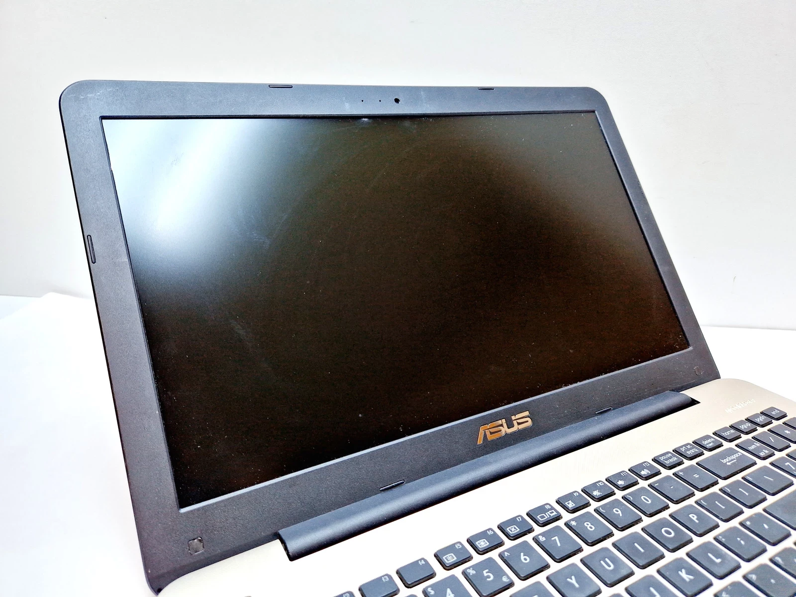 laptop-asus-a555l-i5-4gb1tb-przekatna-ekranu-156