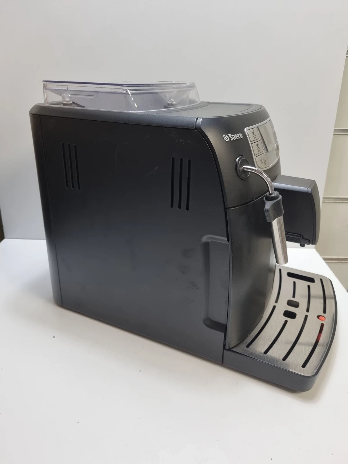 ekspres-automatyczny-philips-saeco-intelia-hd8751-marka-saeco