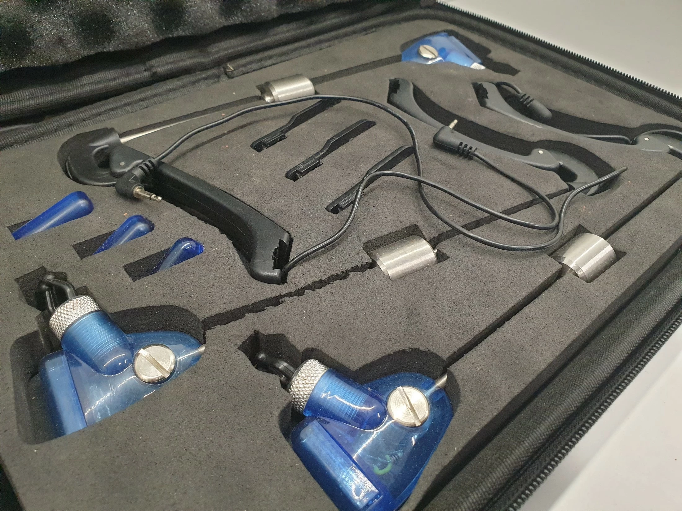 wedkarskie-swingery-lion-3szt-etui-kod-producenta-lion