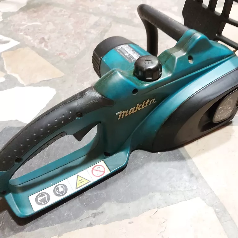 PIŁA MAKITA UC 4020 A