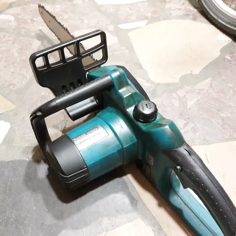 PIŁA MAKITA UC 4020 A