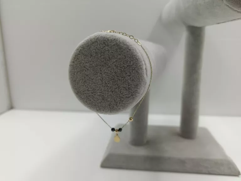 bransoletka-z-czarnymi-kamieniami-i-kulkami-opis-kamien-inny-kamien