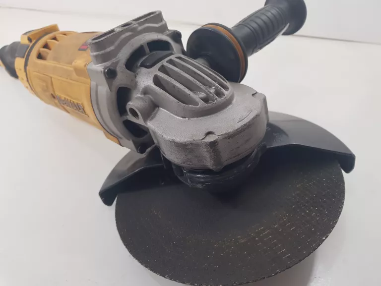 SZLIFIERKA KĄTOWA DEWALT DWE4599