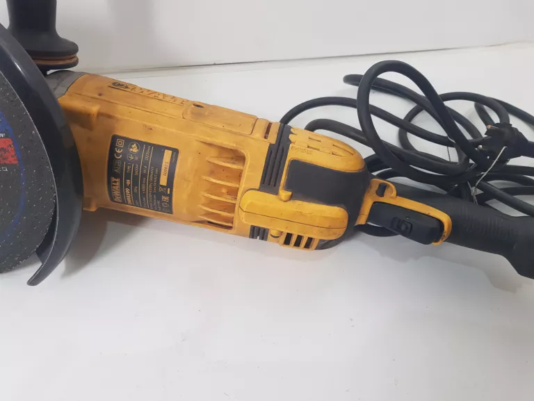 SZLIFIERKA KĄTOWA DEWALT DWE4599