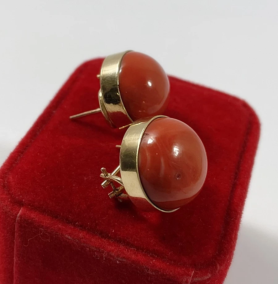ciekawe-zlote-kolczyki-z-koralem-proby-585-marka-inna-marka