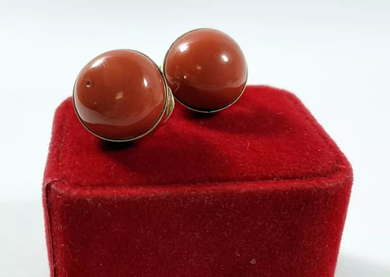 ciekawe-zlote-kolczyki-z-koralem-proby-585-modlinska-1a-nowy-dwor-maz-sj