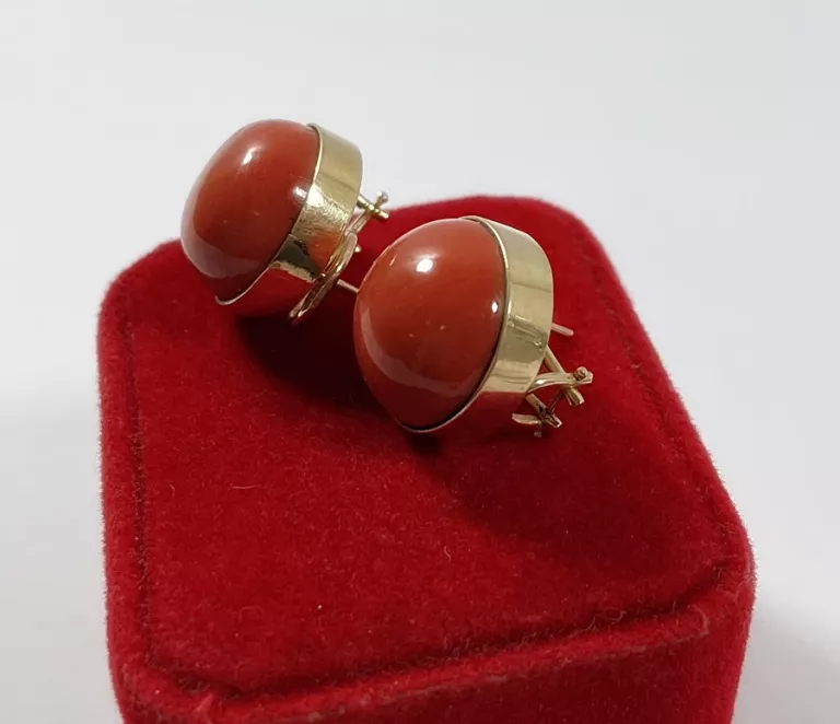 ciekawe-zlote-kolczyki-z-koralem-proby-585-rodzaj-wyrob-jubilerski