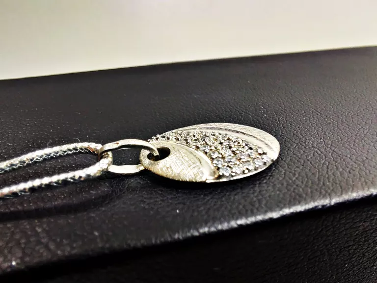 delikatna-owalna-zawieszka-19g-srebro-925-kamien-17088-128