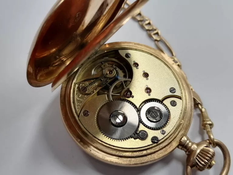 PRZEPIĘKNY KIESZONKOWY ZŁOTY ZEGAREK OMEGA 141,91