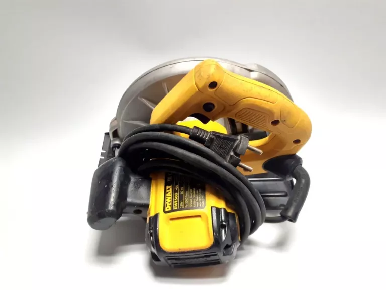 PIŁA TARCZOWA DEWALT DWE 560
