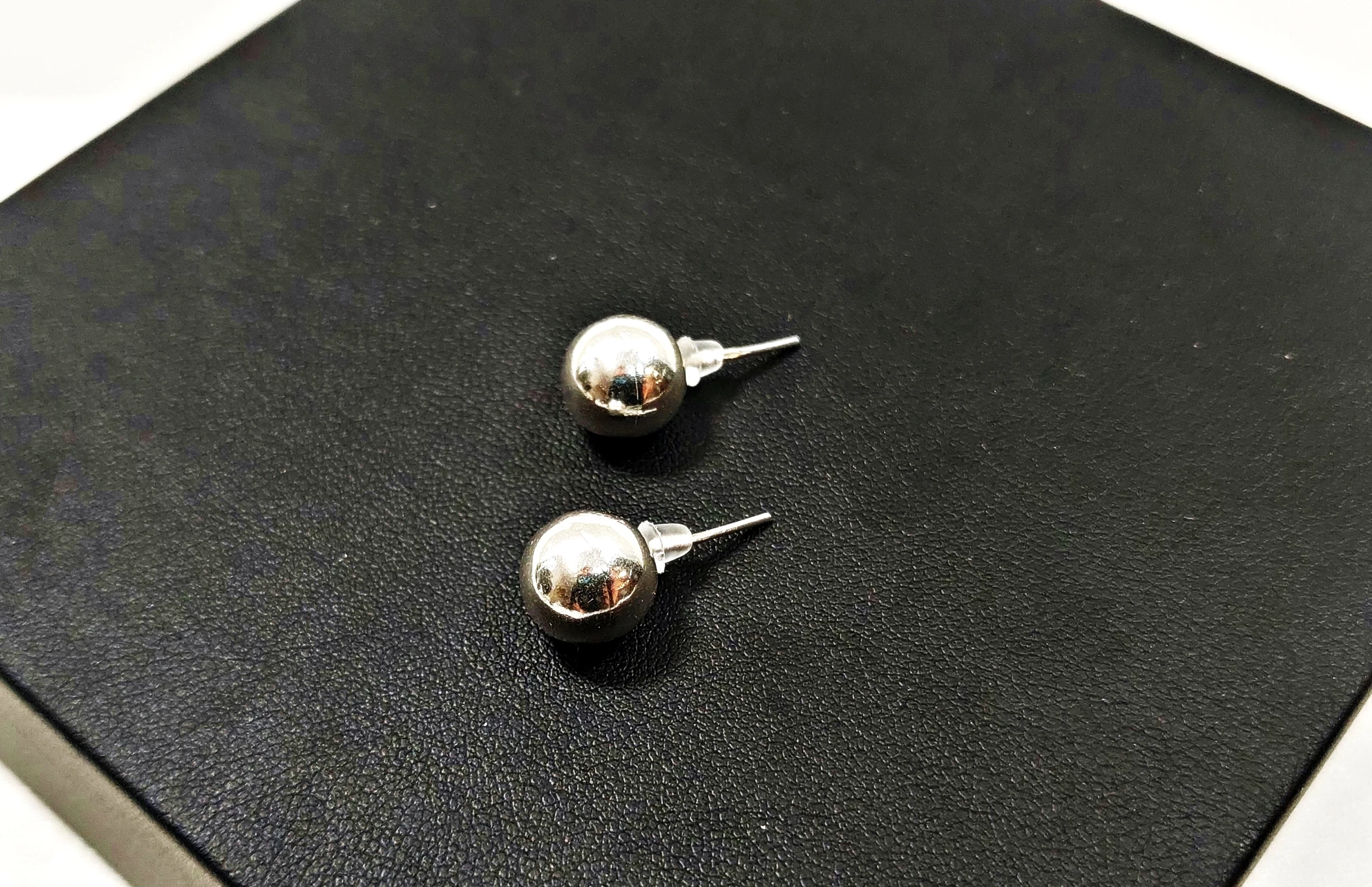 bardzo-ladne-srebrne-kolczyki-kuleczki-23g-925-material-15835-4