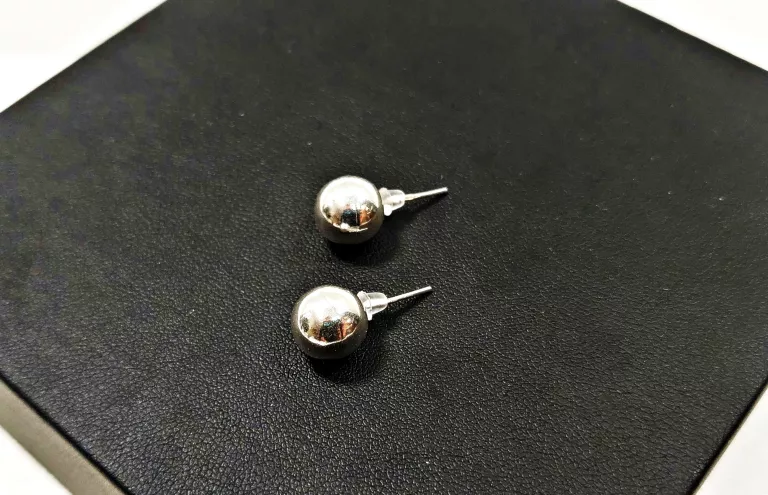 bardzo-ladne-srebrne-kolczyki-kuleczki-23g-925-material-15835-4