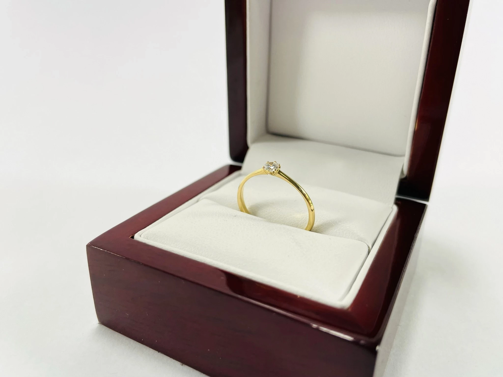 zloty-750-pierscionek-z-brylantem-013ct-rozmiar-14-certyfikat-diament-motyw-129129-246990