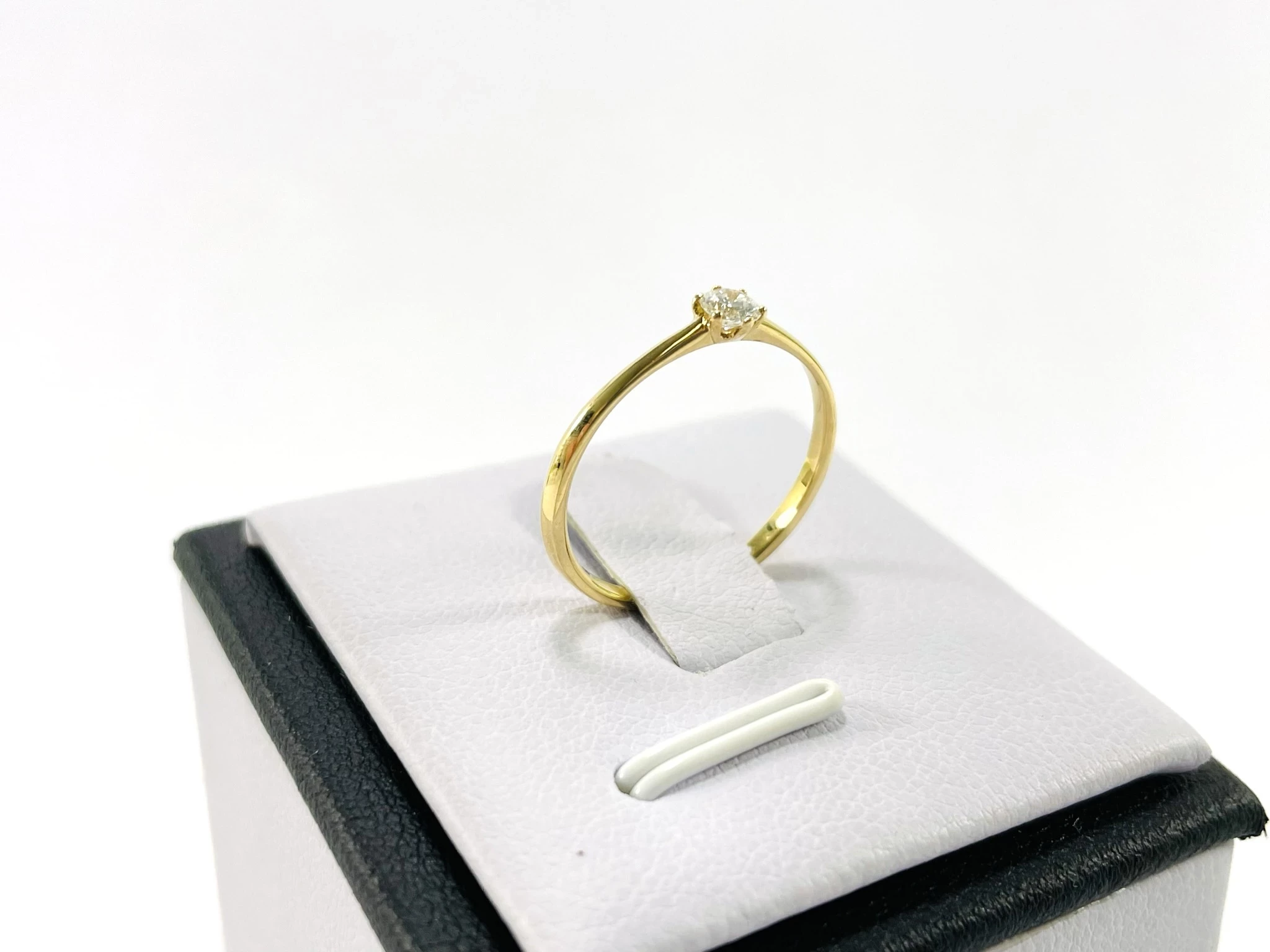 zloty-750-pierscionek-z-brylantem-013ct-rozmiar-14-certyfikat-diament-kamien-17088-8388608