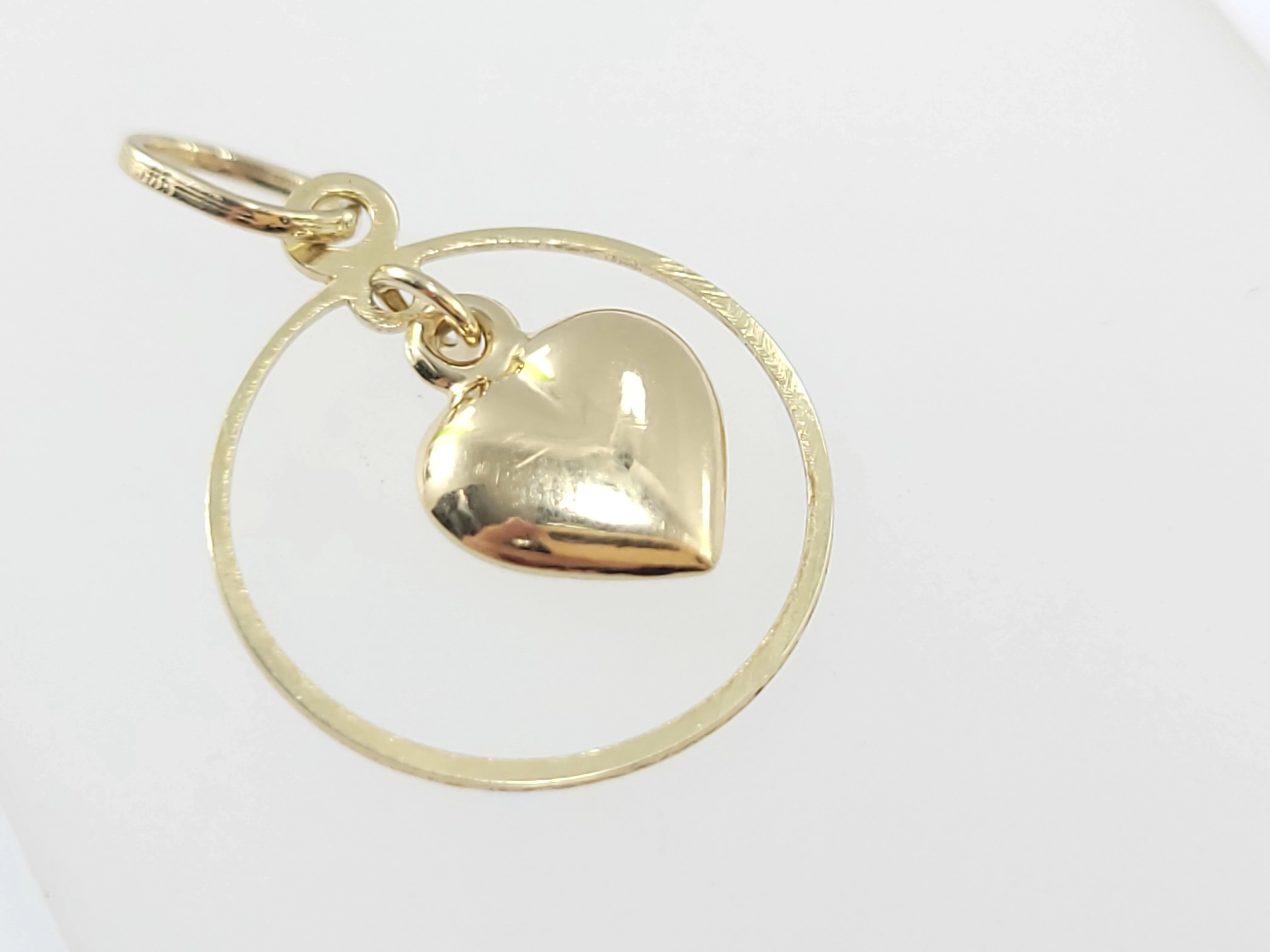 zlota-zawieszka-serce-w-kolku-585-064g-kolor-dominujacy-zloty