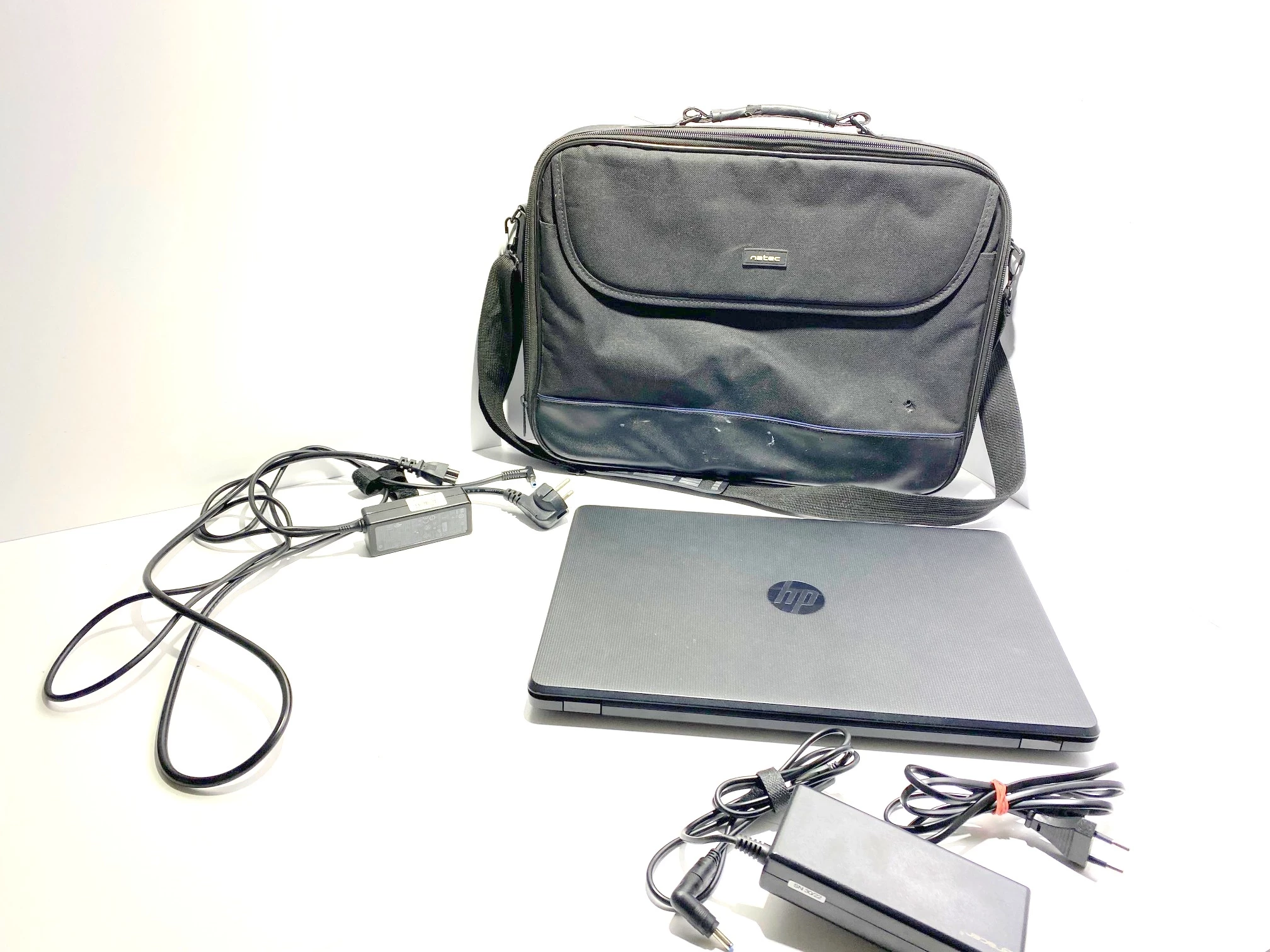 laptop-hp-15-bs020wm-z-zasilaczem-i-torba-stan-uzywany