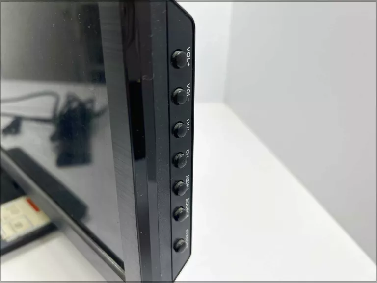 TELEWIZOR SHARP LC-24CHF4012E
