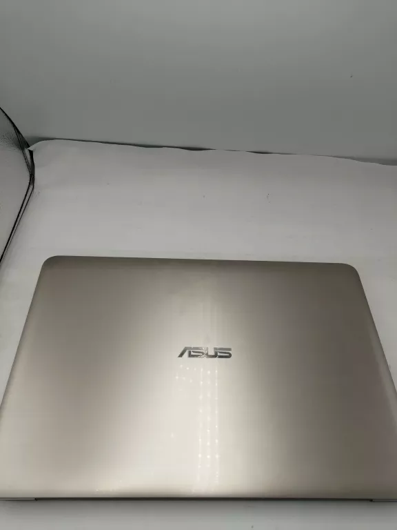 LAPTOP ASUS X556U, I5/8 GB/500GB SSD POLECAMY