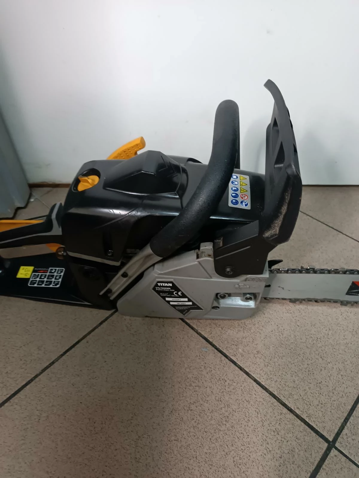 pila-spalinowa-titan-ttl760chn-stan-uzywany