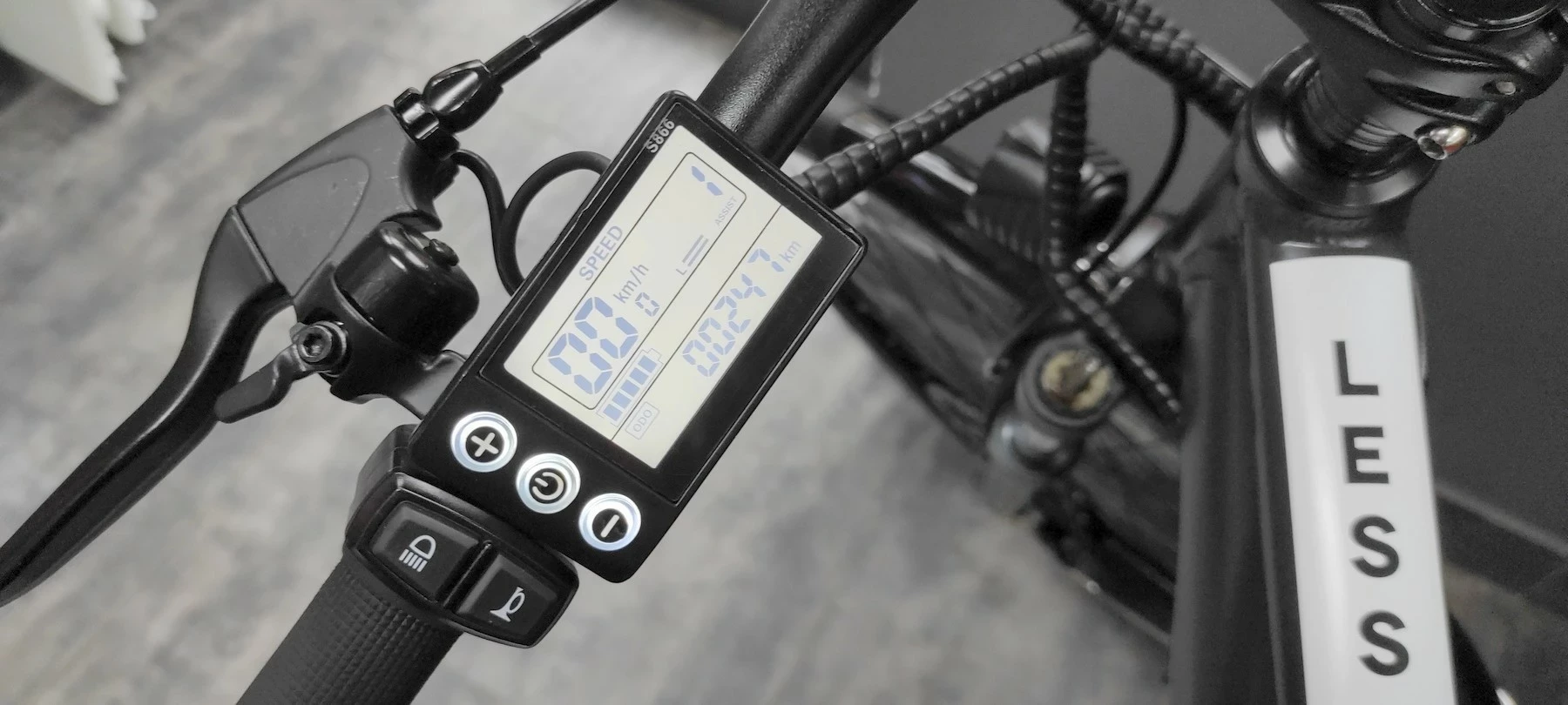 rower-elektryczny-less-bike-kod-producenta-hf40-meski-czarny-10ah-rama