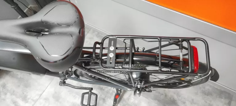 rower-elektryczny-less-bike-kolor-czarny