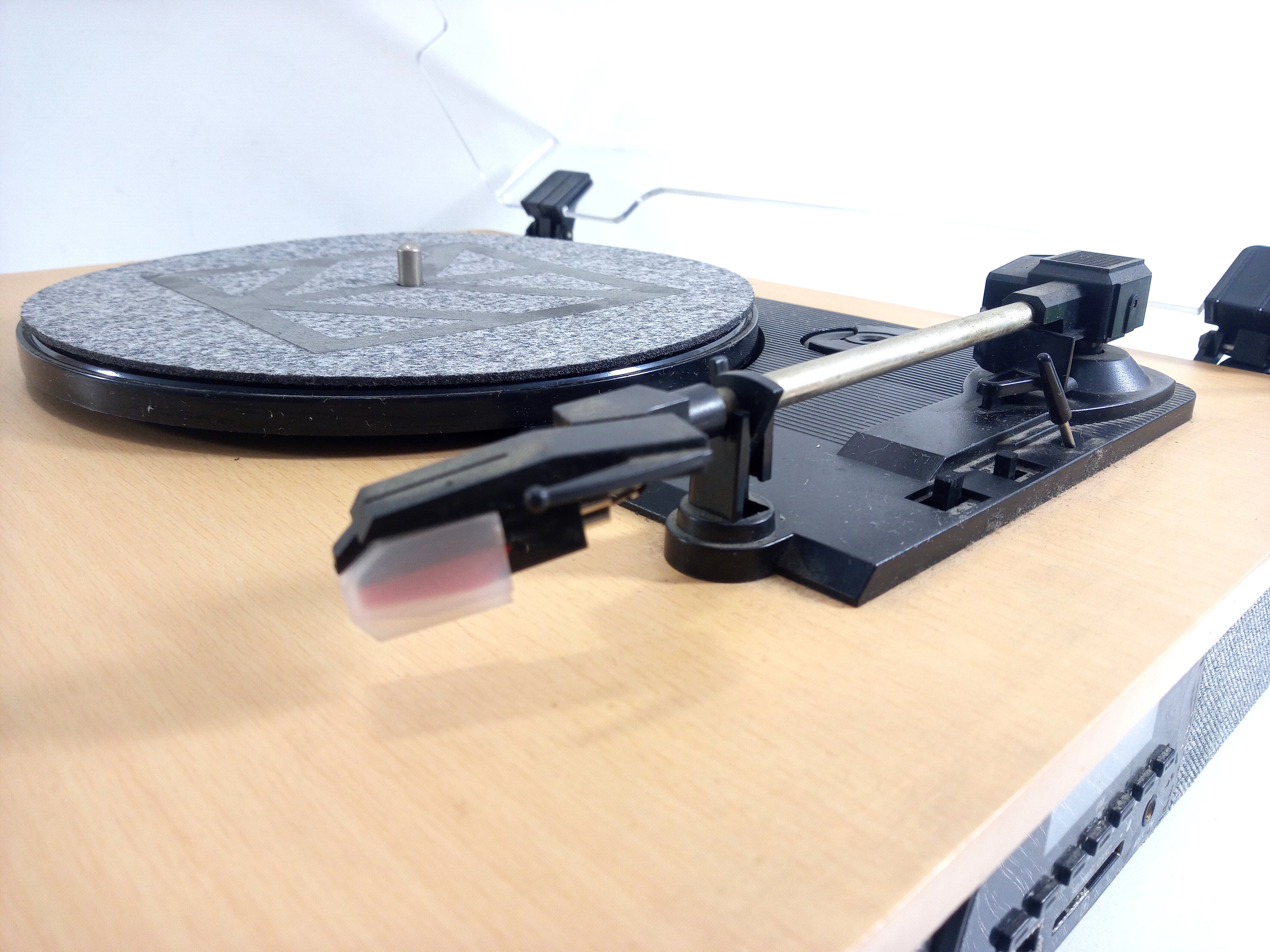 gramofon-z-radiem-hykker-bt-tt-predkosc-obrotowa-obrmin-brak-informacji