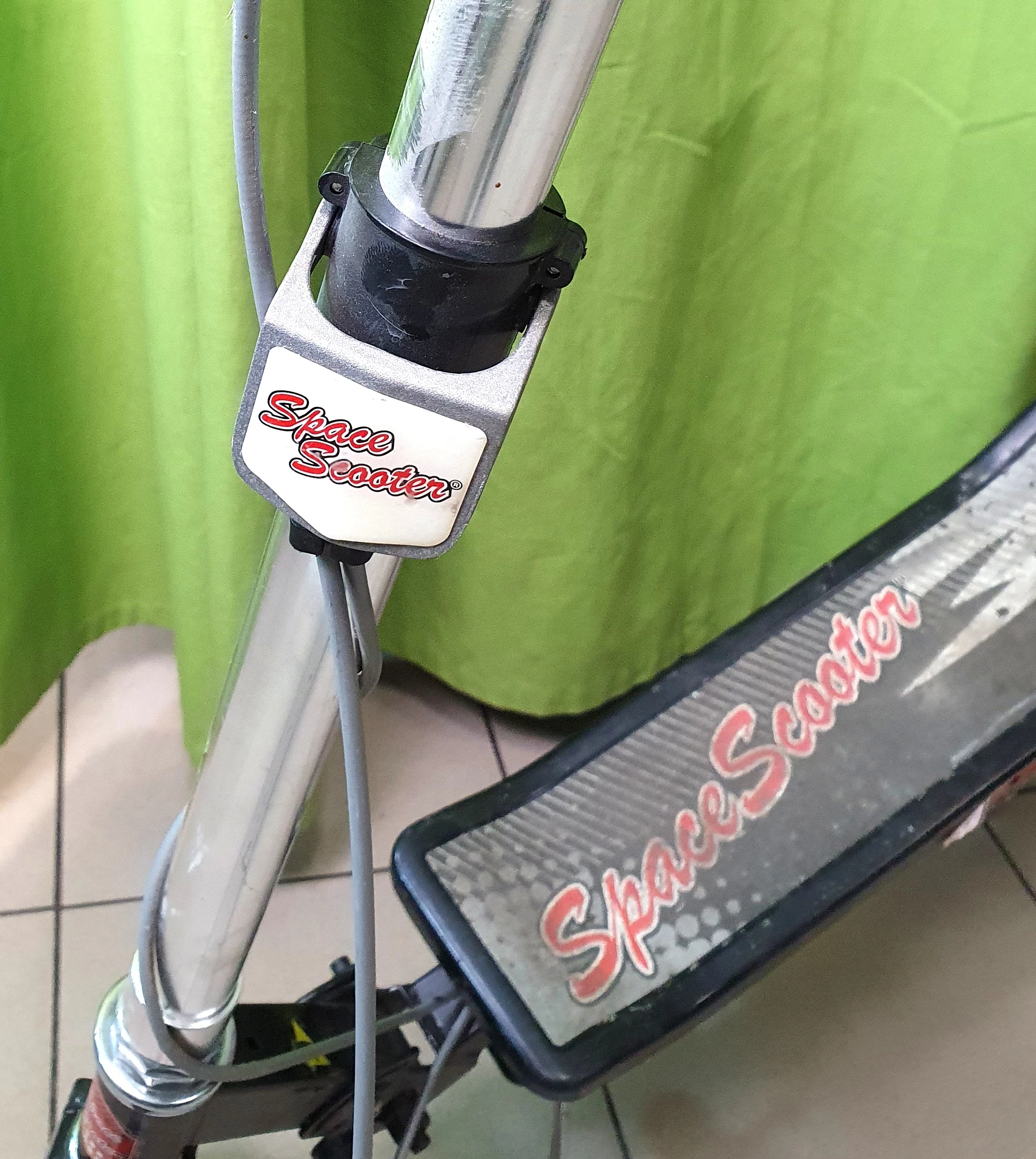 hulajnoga-space-scooter-z-napedem-mechanicznym-stan-uzywany