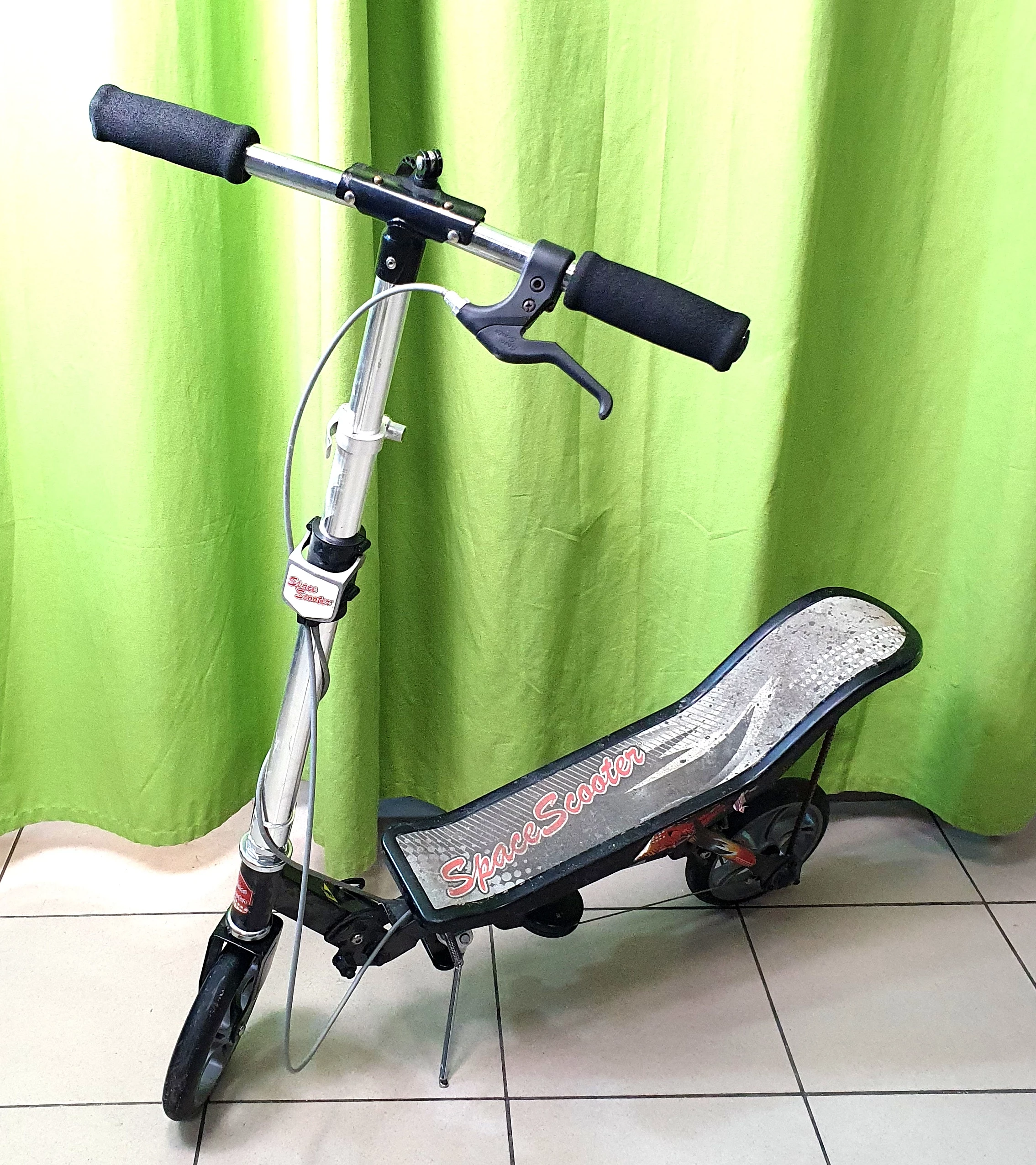 hulajnoga-space-scooter-z-napedem-mechanicznym-dabrowskiego-12-rumia