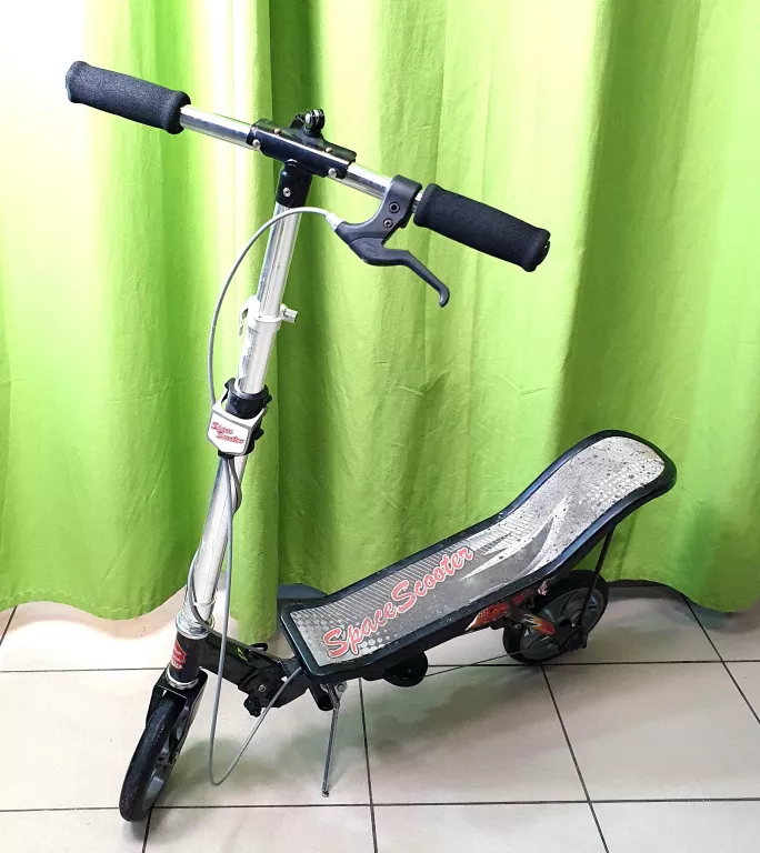 hulajnoga-space-scooter-z-napedem-mechanicznym-dabrowskiego-12-rumia