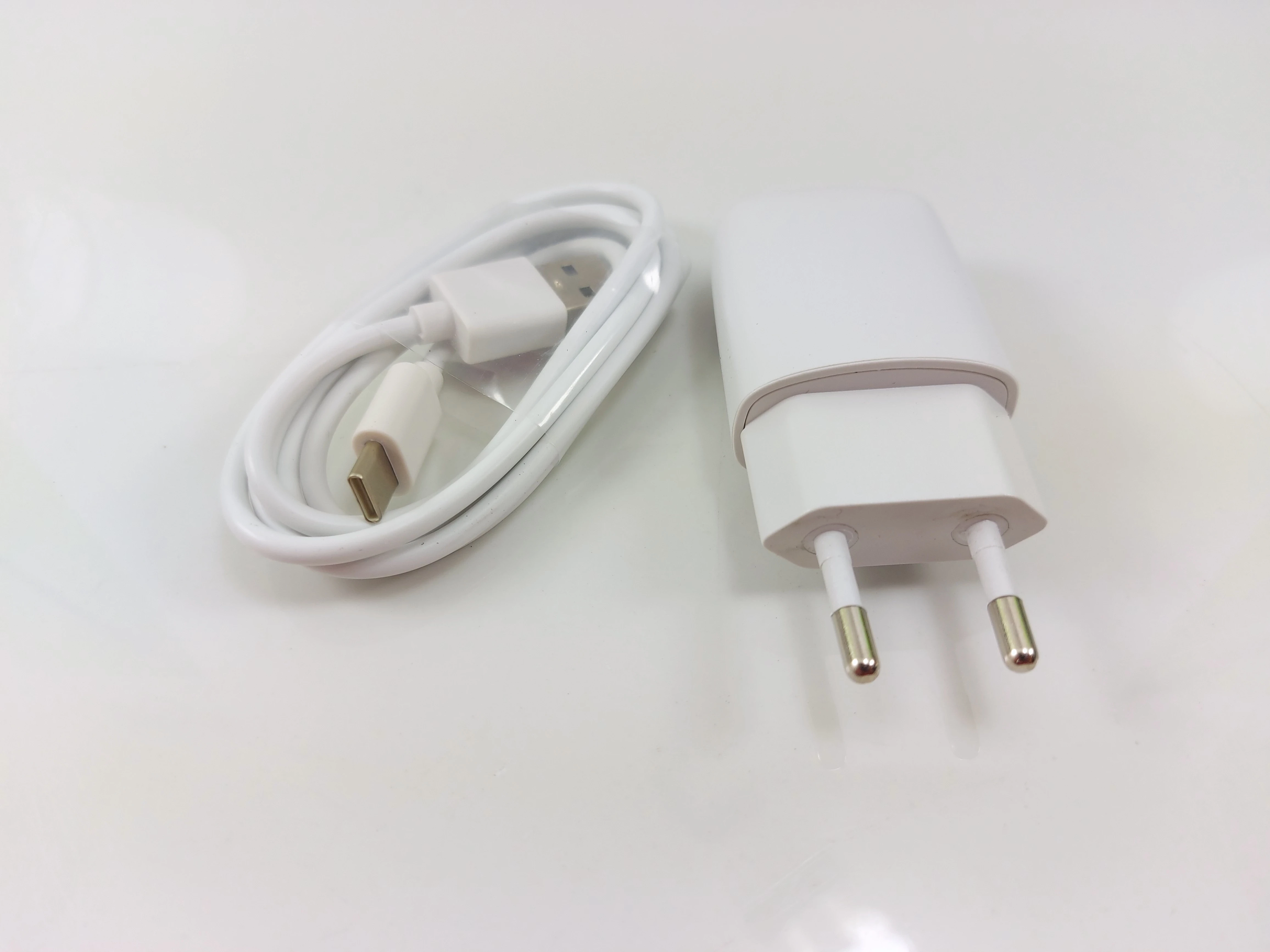 4-ladowarka-usb-c-stan-uzywany