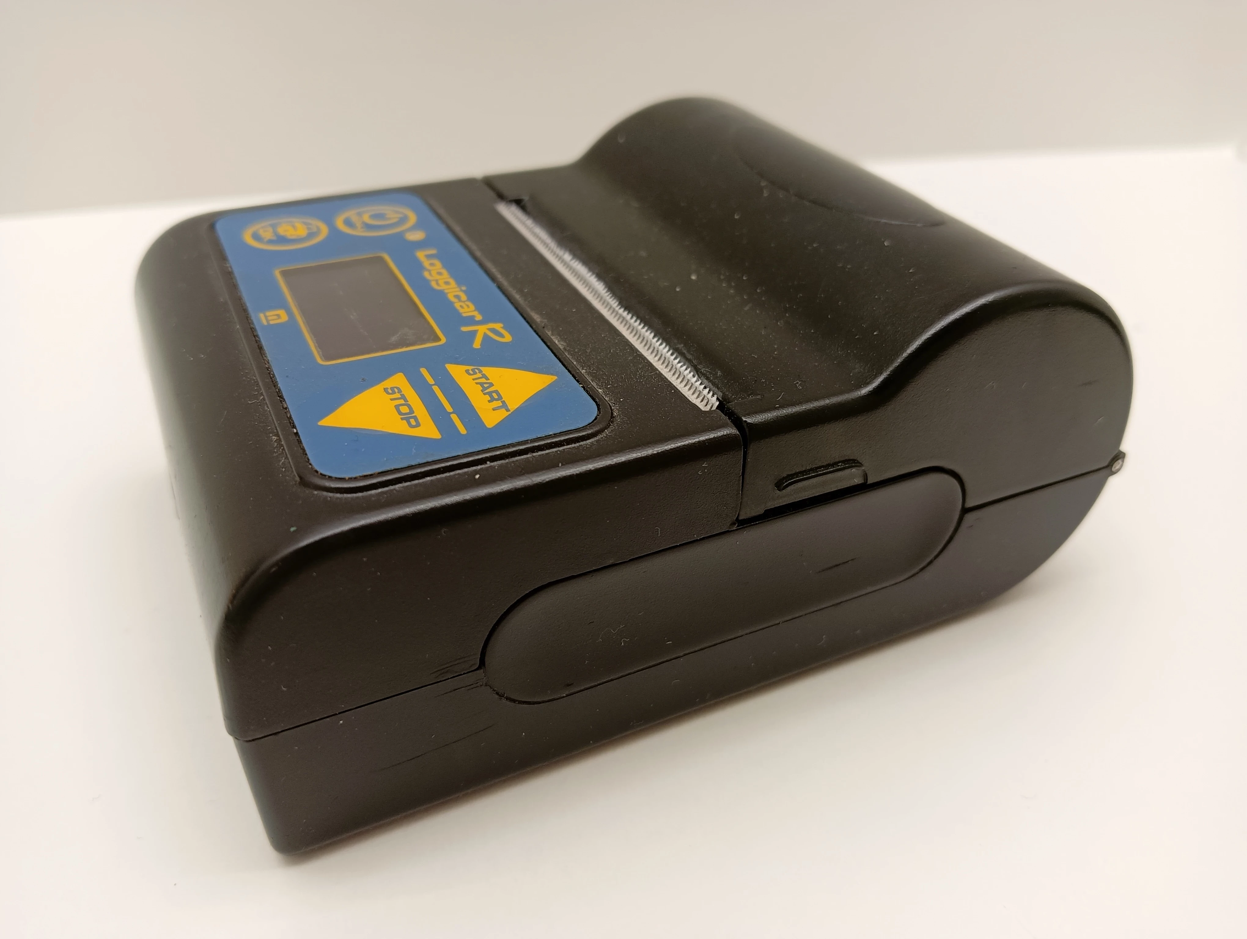 bezprzewodowy-rejestrator-loggicar-r-c208-stan-uzywany