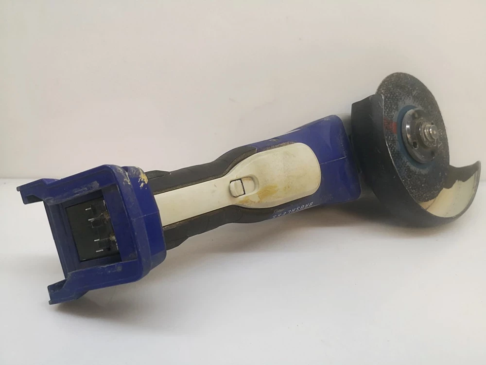 szlifierka-katowa-berner-bacag-bl-18v-marka-berner