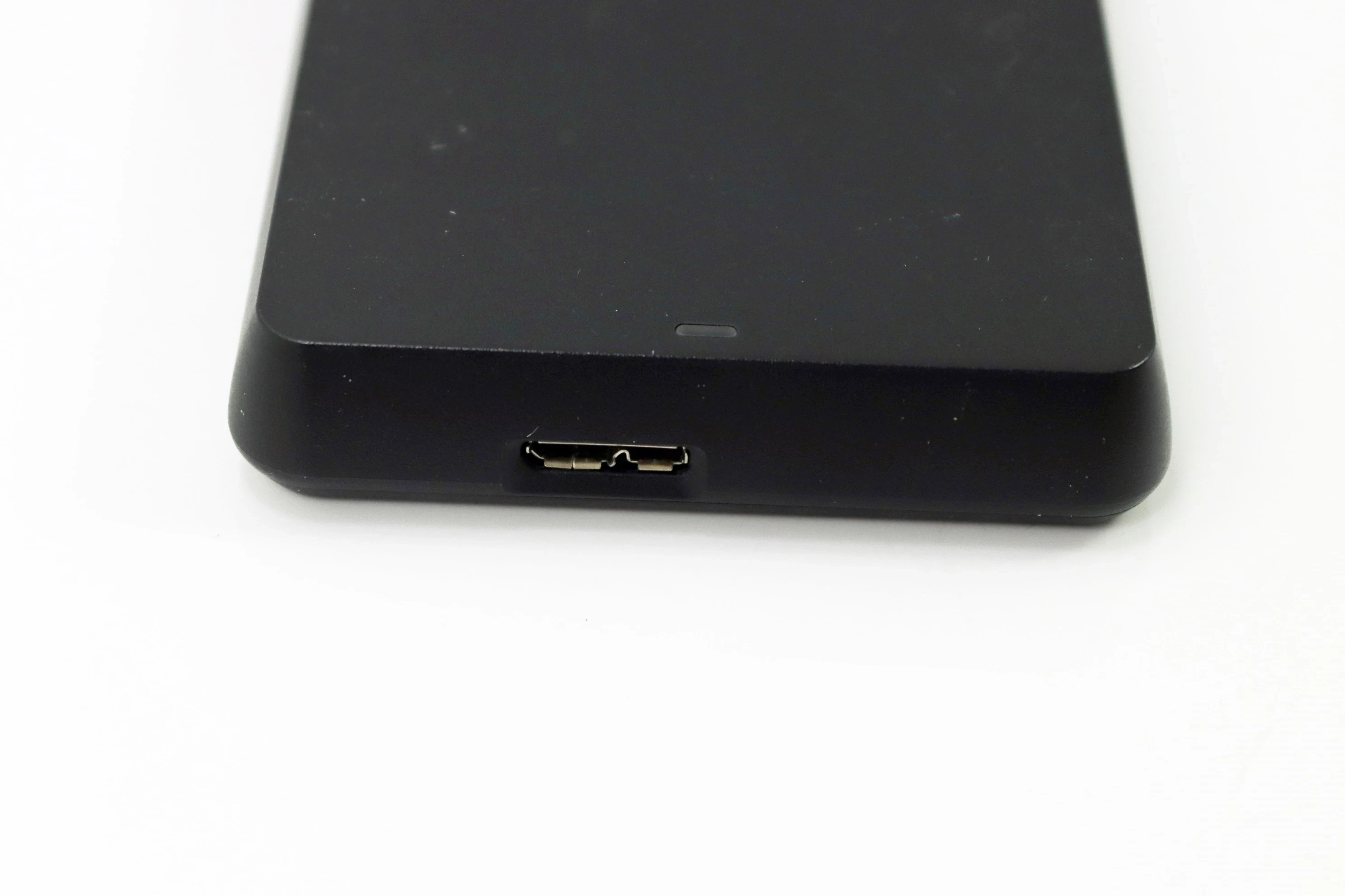 dysk-toshiba-v63700-1tb-kabel-ean-gtin-4260557510018