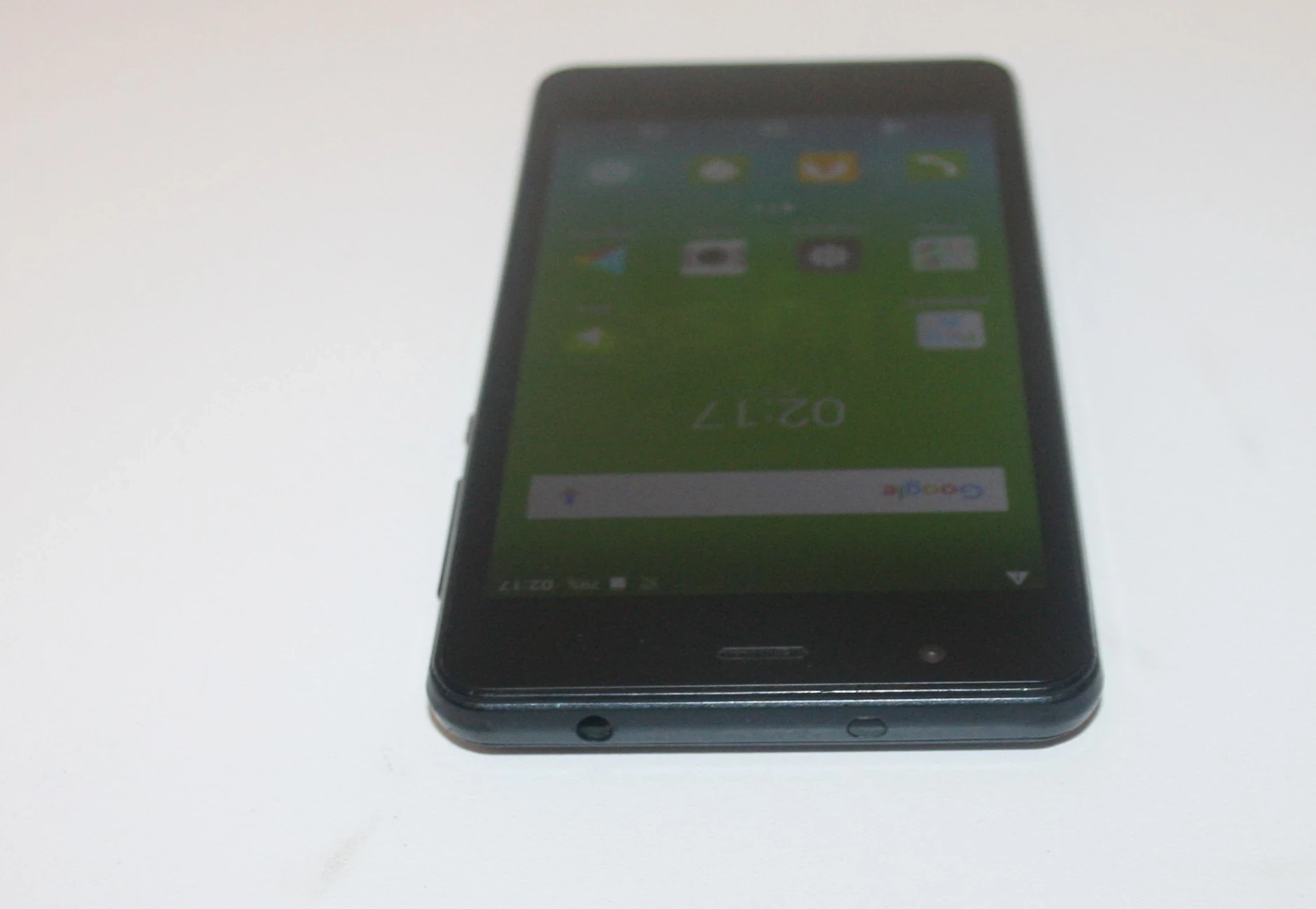 telefon-philips-s318-przekatna-ekranu-5