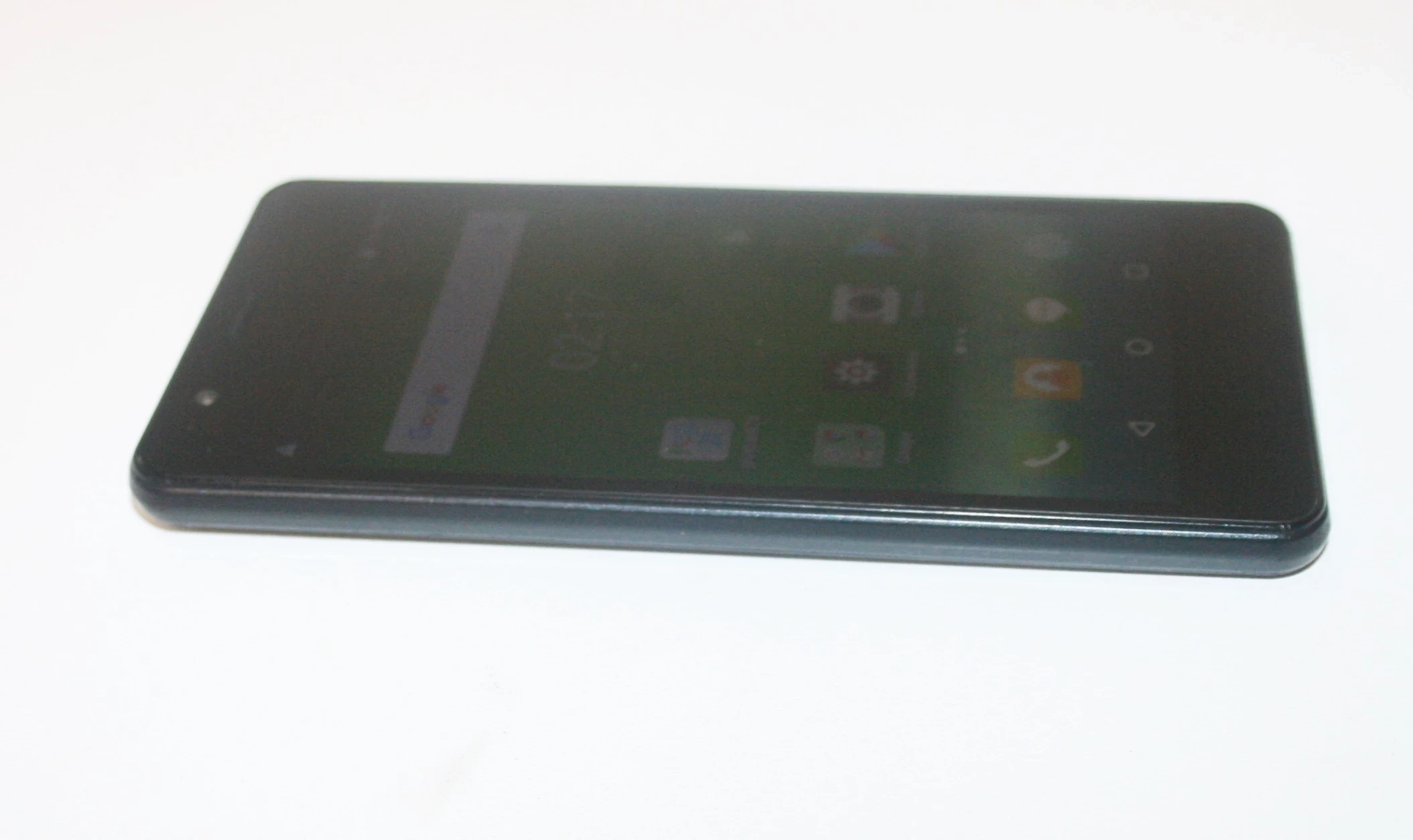 telefon-philips-s318-typ-smartfon