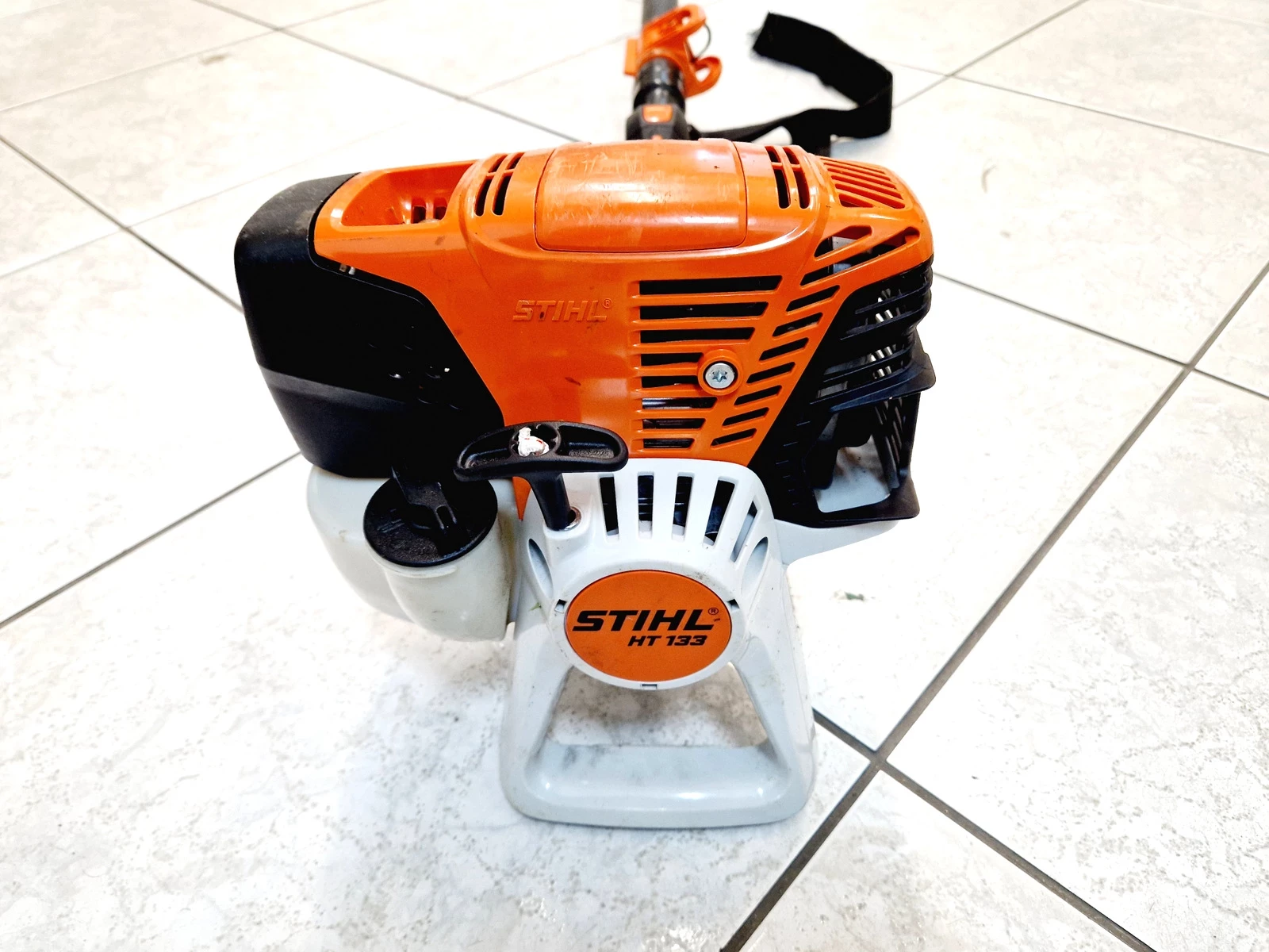 stihl-ht-133-podkrzesywarka-spalinowa-stan-uzywany
