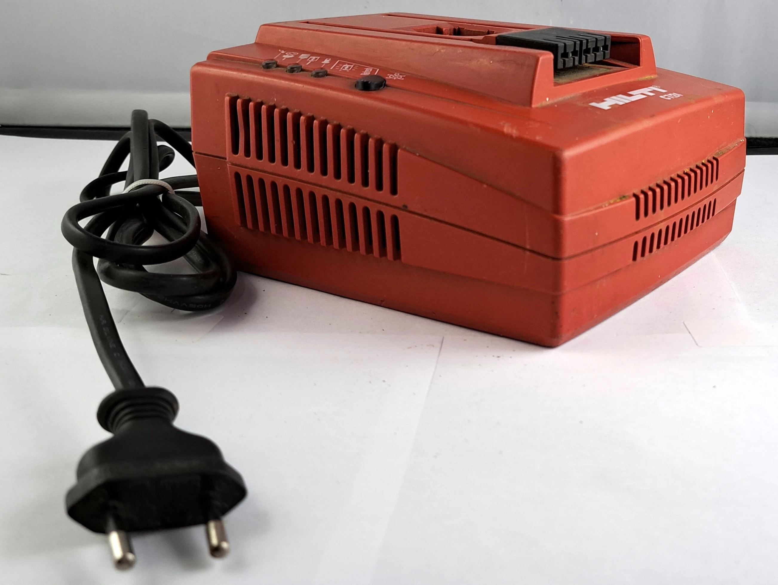 ladowarka-hilti-c724-kod-producenta-c724