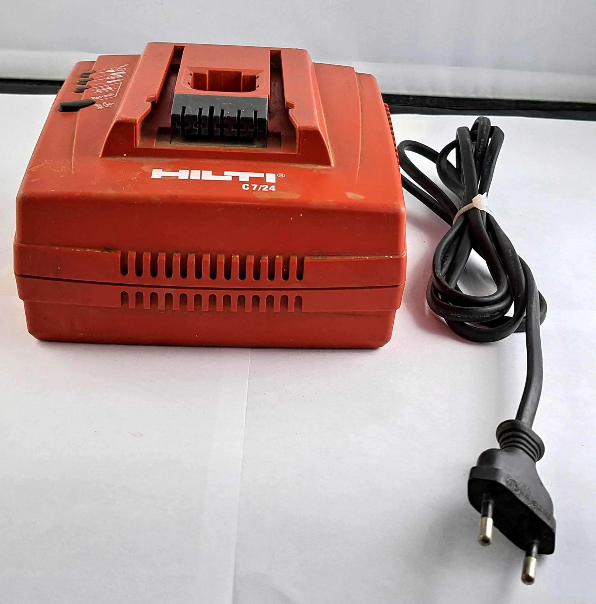 ladowarka-hilti-c724-wyzwolenia-30-32-szczecin-rs