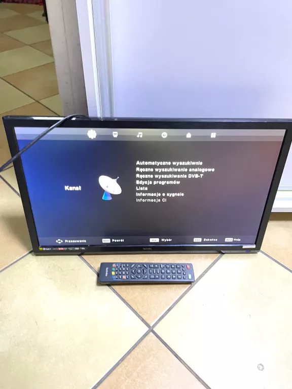 TV TECHNIKA 24E21B-FHD/DVD PILOT