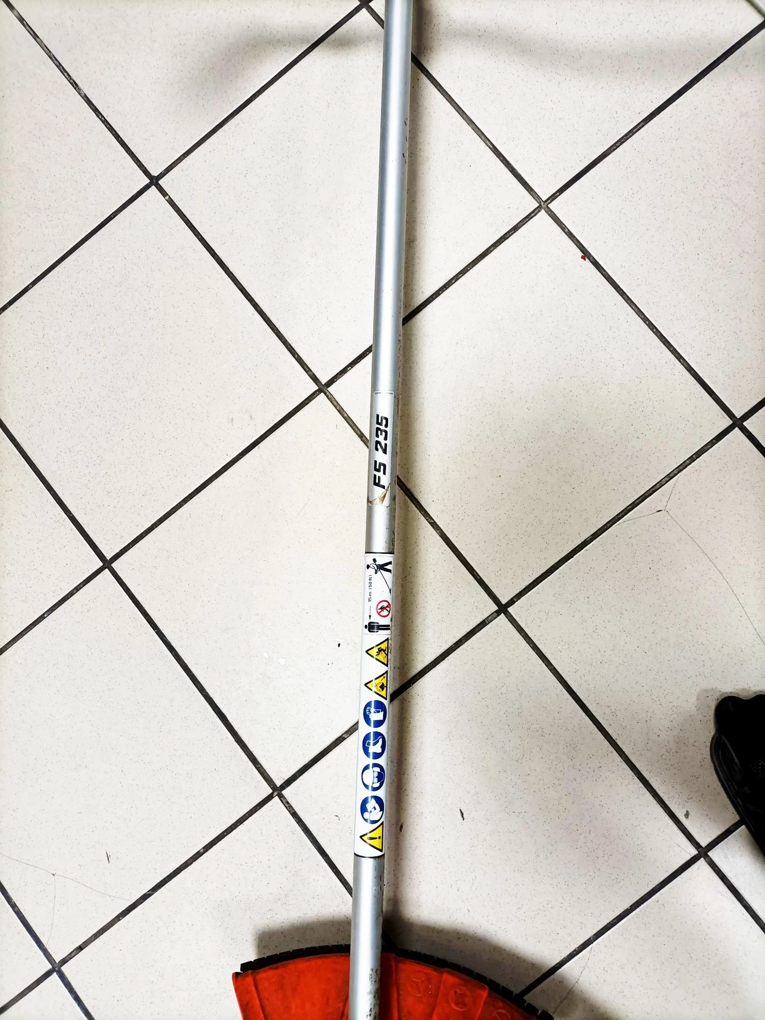 kosa-spalinowa-stihl-fs-235-zasilanie-spalinowe