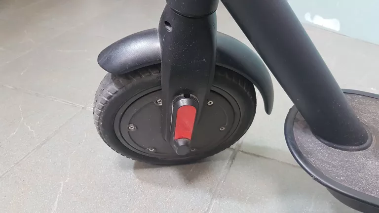 HULAJNOGA ELEKTRYCZNA FIAT F500 F85K CZARNY