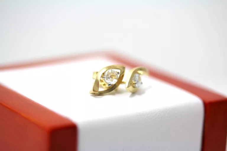 przepiekne-zlote-kolczyki-z-cyrkonia-p585-w160g-cechy-brak